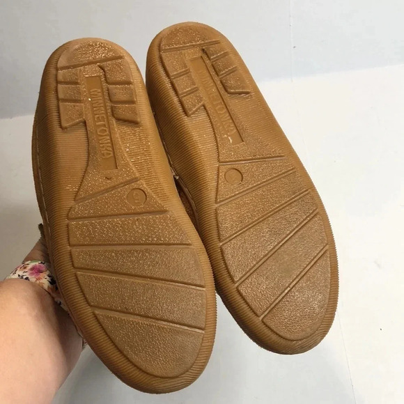 MINNETONKA Sherpa Lined Moccasins - Picture 6 of 8
